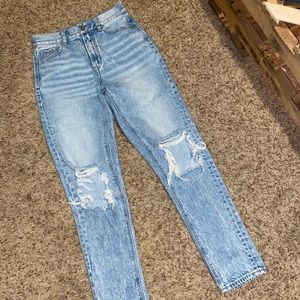 American Eagle Mom Jean
